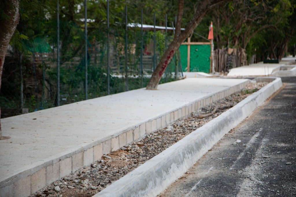 Pavimentan 2, 700 metros cuadras en la avenida Mayapán