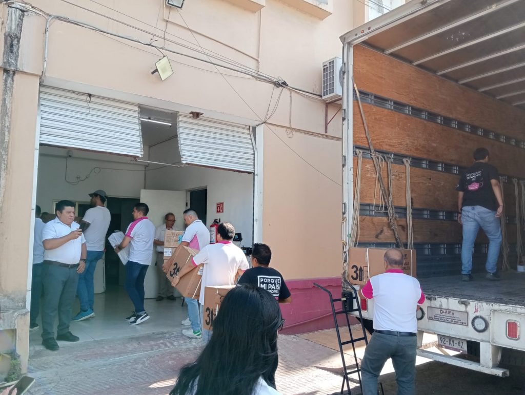 Llega a la Junta Distrital 02 del INE, el material electoral no custodiado