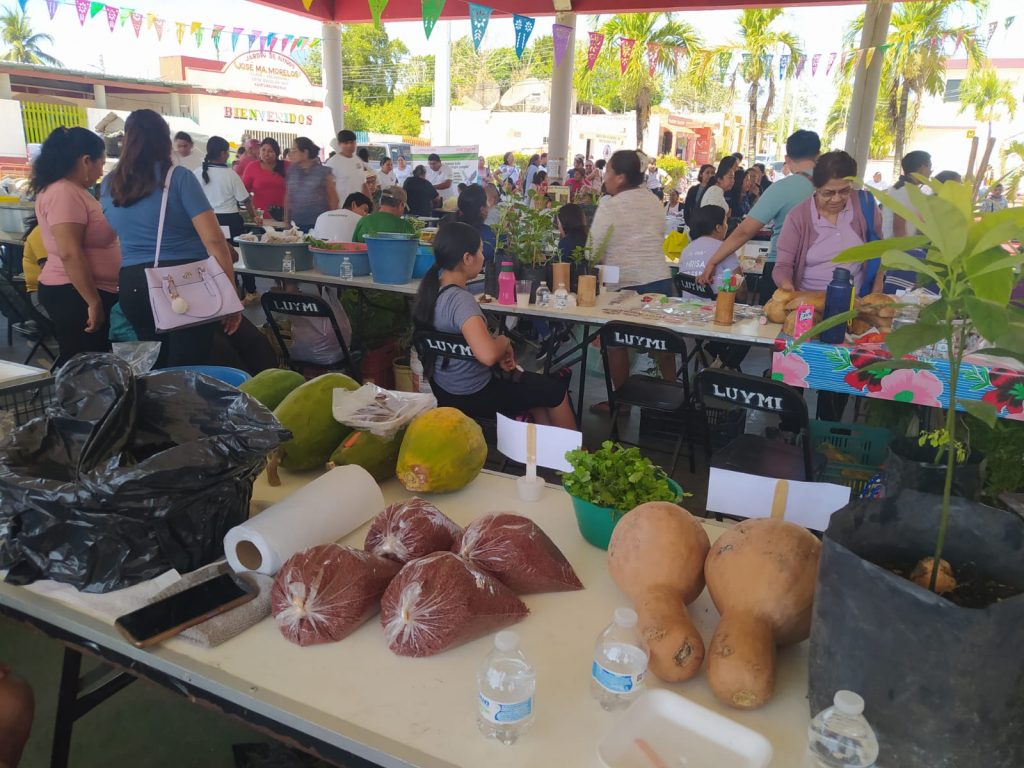 Se realiza la 7.ª edición del agro-tianguis agrícola, cultural y artesanal