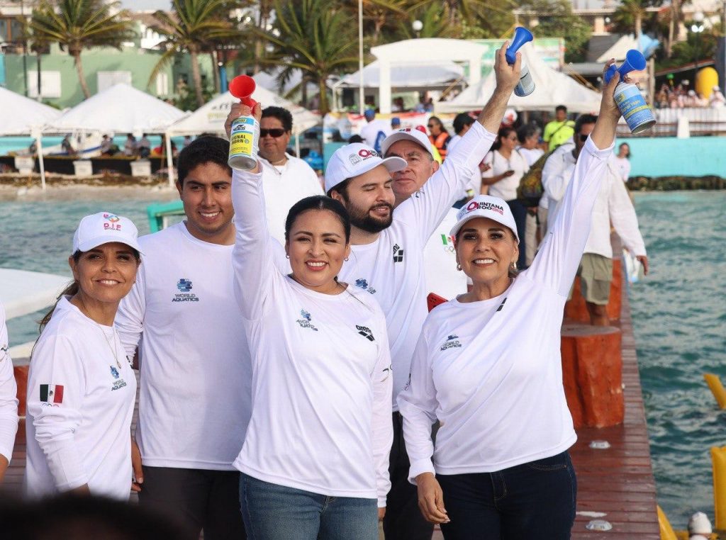 Blanca Merari y Mara Lezama dan inicio al Campeonato Nacional de Aguas Abiertas en Puerto Morelos