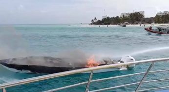 Se incendia lancha turística frente de Isla Mujeres, no se reportan lesionados