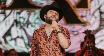 Luis R. Conriquez enciende la Feria de Pénjamo 2025 y asistentes cantas sus corridos tumbados
