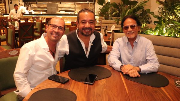 Los empresarios Sergio León y don Miguel Cantón Zetina destacaron que la unión promoverá valores comunitarios.