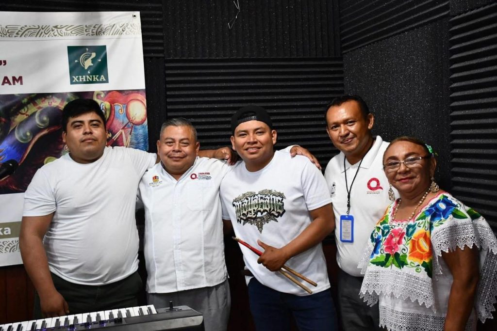 Emisora local promueve los nuevos proyectos musicales en lengua maya