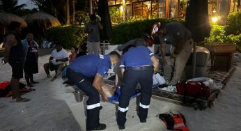 7 hombres sobreviven a volcadura de lancha turística frente a Punta Solimán