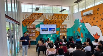 Jóvenes becarios en Cancún realizan sus actividades de servicio social