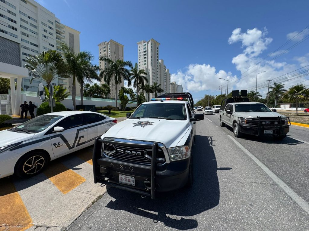 Policías frustran robo a vehículo de lujo; hay un detenido