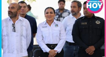 Blanca Merari reconoce a los oficiales con diplomas de certificación