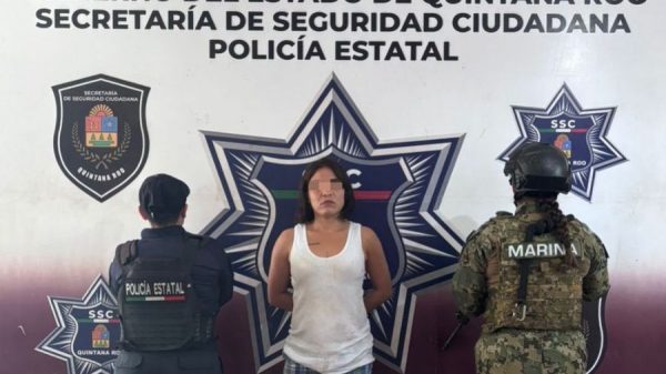 Taxista es agredido por pasajera en Cancún durante servicio nocturno