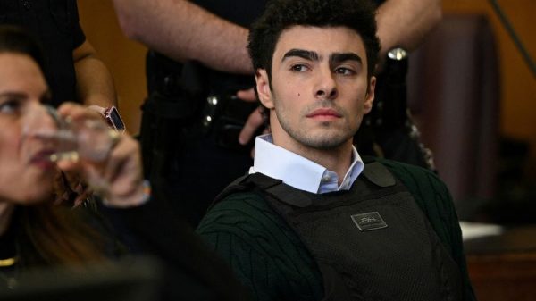 Jueza impide que fiscales soliciten pena de muerte contra Luigi Mangione