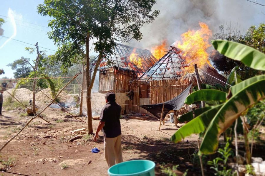 Incendio consume vivienda