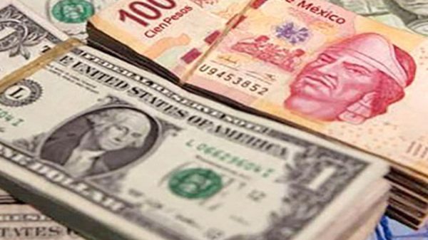 Peso mexicano cierra semana con ganancias frente al dólar