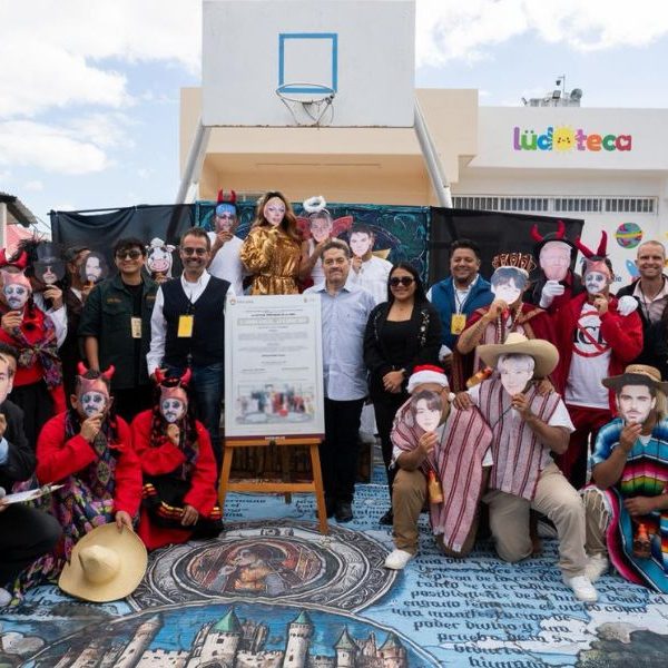 Compañía de Teatro Penitenciario devela su primera placa de fin de temporada