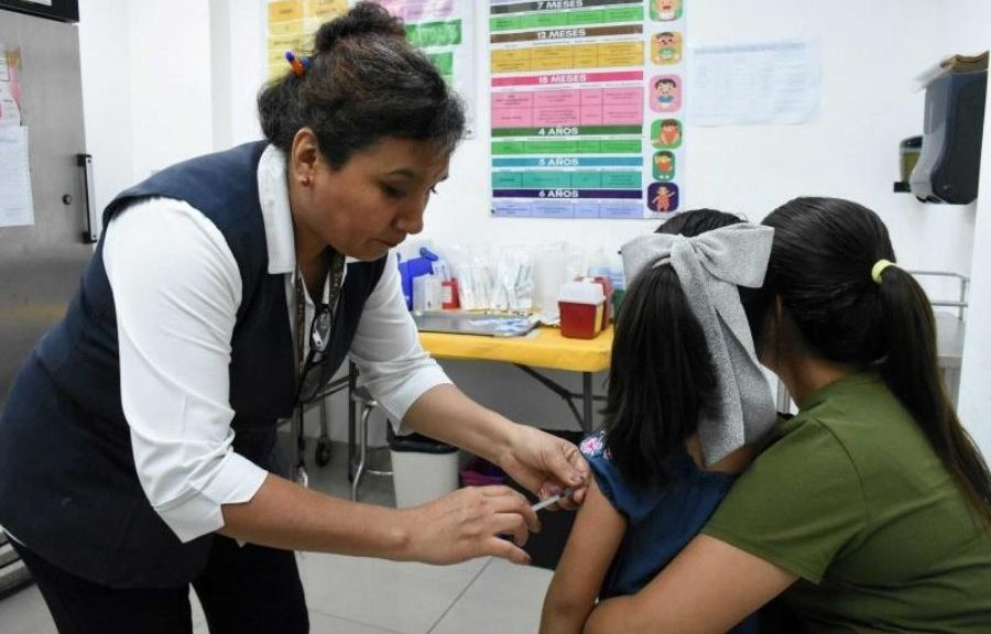 Refuerzan vacunación en Quintana Roo por seis casos de sarampión
