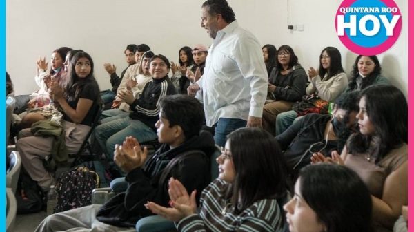 Jorge Sanén dialoga con juventudes