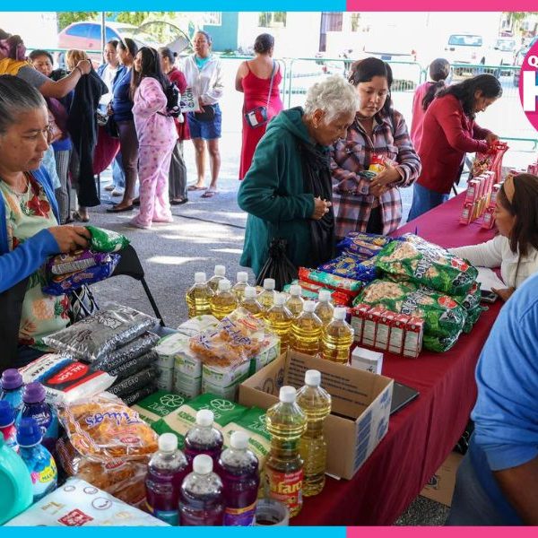 Ana Paty Peralta refuerza cercanía ciudadana con el “Día del Pueblo”