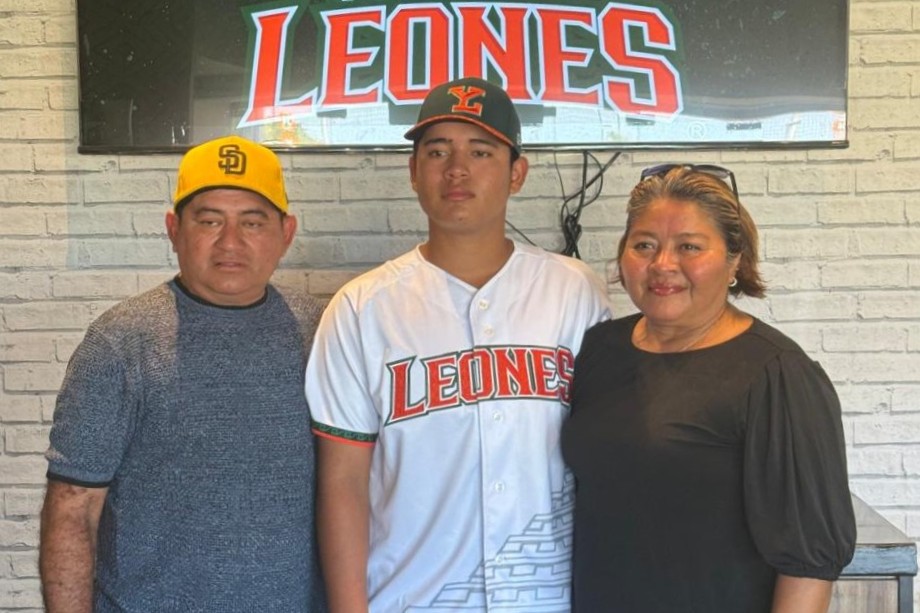 Haniel Rodríguez firma como prospecto con los Leones de Yucatán