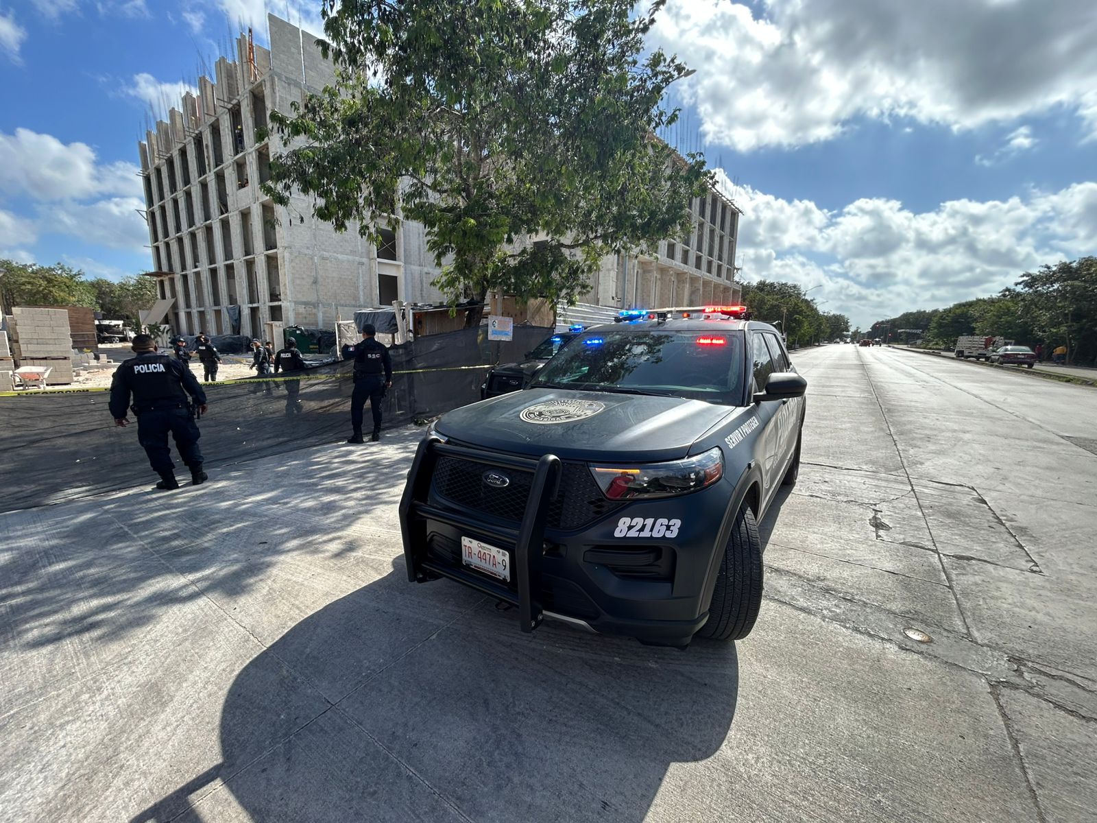 Muere albañil al caerle un techo