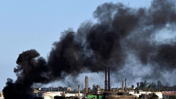 Incendio en la refinería Ñico López en La Habana reaviva crisis energética en Cuba