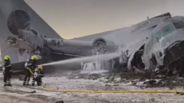 Avión militar se accidenta en El Alto y deja 15 muertos en Bolivia