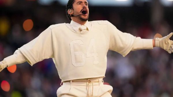 Show de Bad Bunny en el Super Bowl LX desata elogios y polémica en EUA