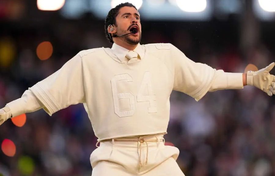 Show de Bad Bunny en el Super Bowl LX desata elogios y polémica en EUA