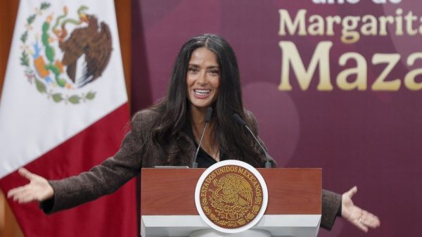 Salma Hayek reconoce el apoyo de Mara Lezama y Claudia Sheinbaum al cine