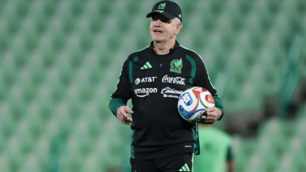 Javier Aguirre define la convocatoria de México ante Islandia