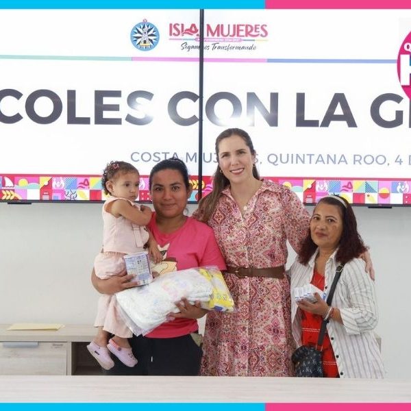 Atenea Gómez encabeza “Miércoles con la Gente” y entrega apoyos en Costa Mujeres