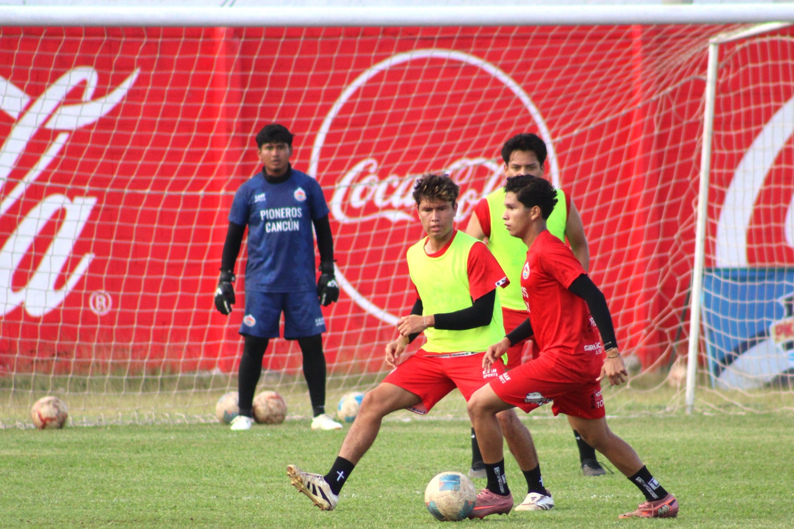 Pioneros Junior, Ejidatarios e Inter Playa entran en acción en la jornada 17