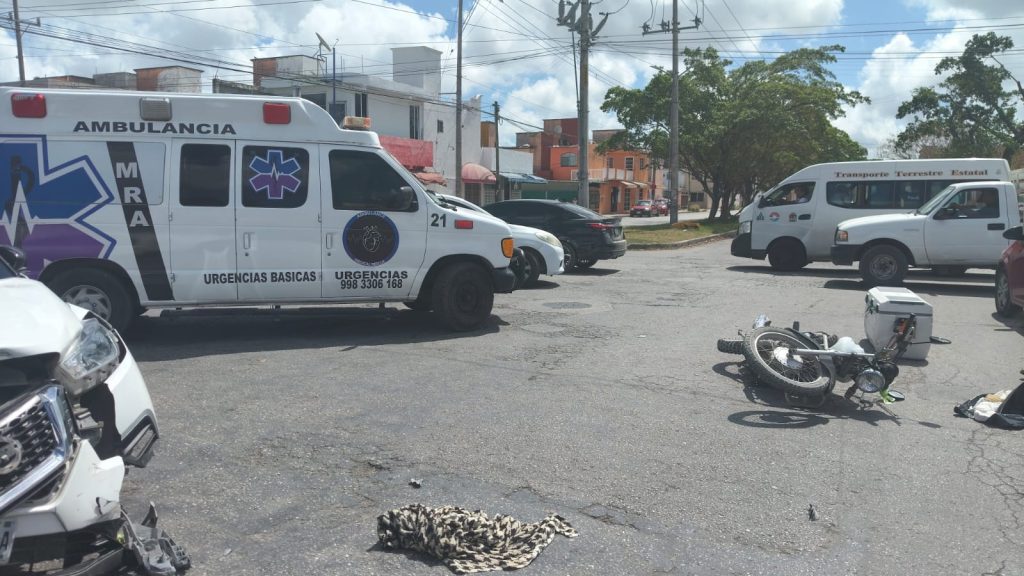 Motociclista lesionado tras choque en la Región 200 de Cancún