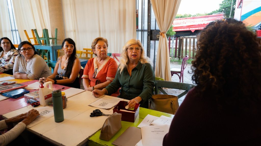 Poetastra conmemora el 8M con un círculo de lectura en Cancún