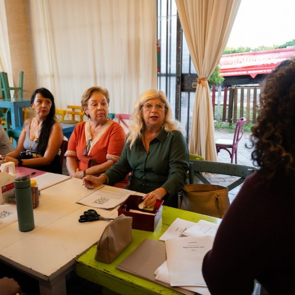 Poetastra conmemora el 8M con un círculo de lectura en Cancún