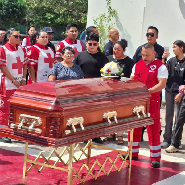Muere un paramédico de la Cruz Roja en el accidente de Tulum