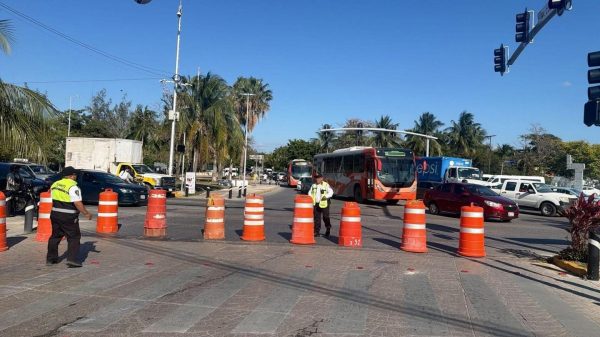 Protestas cívicas bloquean la avenida Cobá en Cancún para exigir justicia