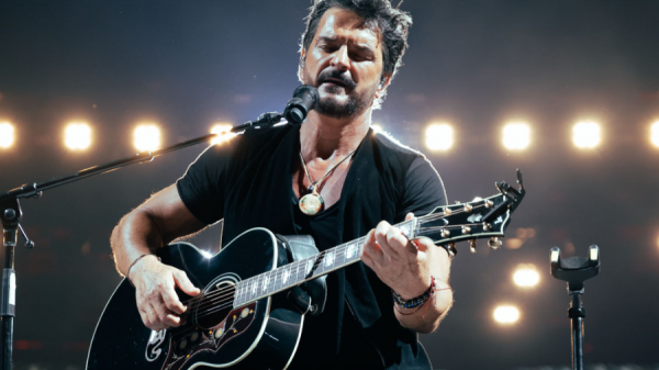 Ricardo Arjona será el primer artista en cantar en el nuevo Estadio Azteca