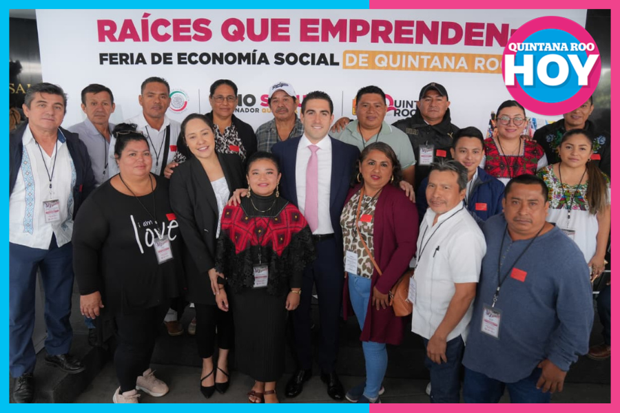 Eugenio Segura inaugura la exposición “Raíces que Emprenden”