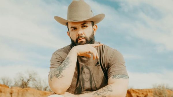 Carín León ofrecerá un concierto en Cancún en la Plaza de Toros