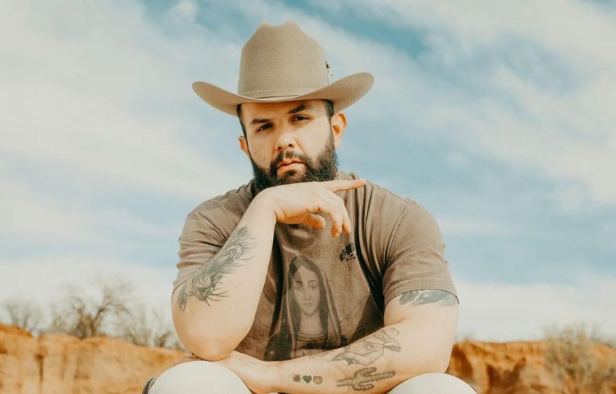 Carín León ofrecerá un concierto en Cancún en la Plaza de Toros