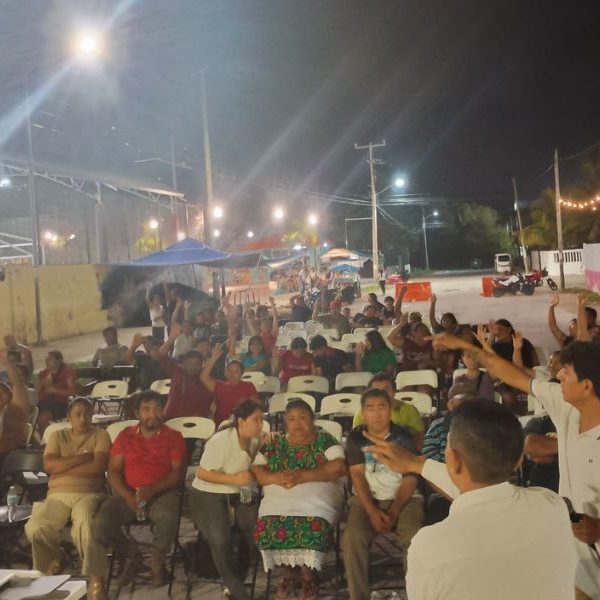 Crean comité en Akumal para defender cenotes y obra pública