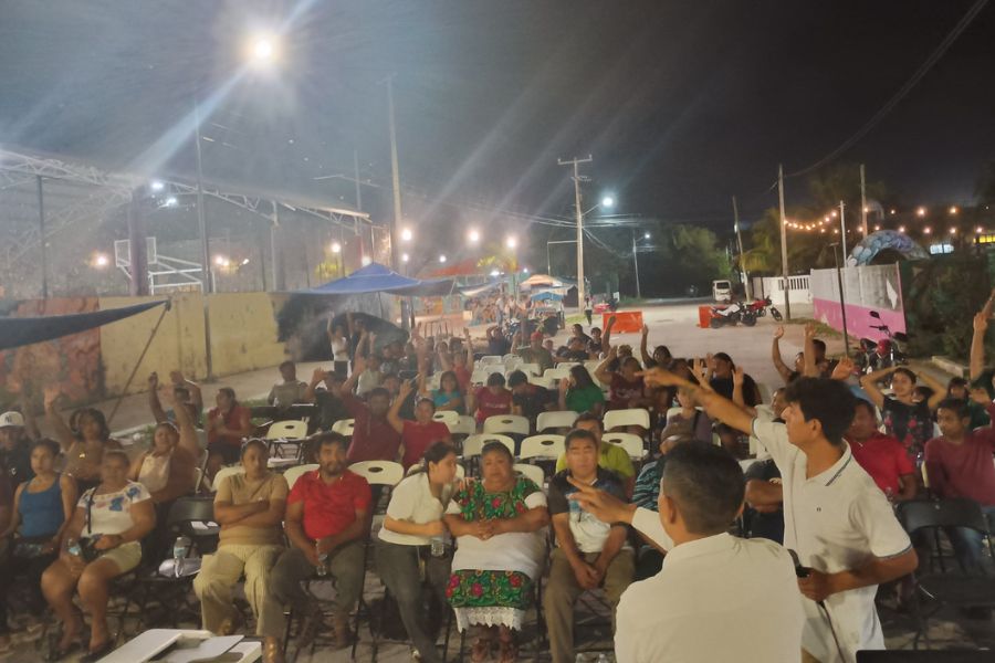 Crean comité en Akumal para defender cenotes y obra pública