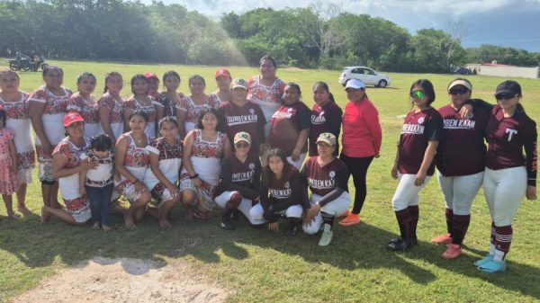 Softbol femenil une a Quintana Roo y Yucatán en Tulum