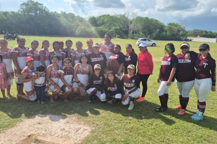Softbol femenil une a Quintana Roo y Yucatán en Tulum