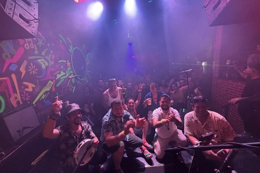 Easy and Tropical Machine enciende Playa del Carmen