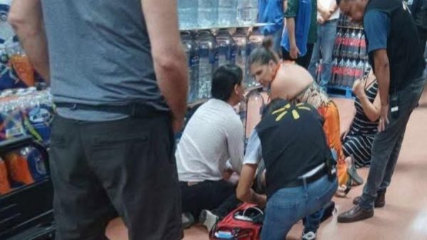 Turista muere de forma repentina dentro de Walmart en Playa