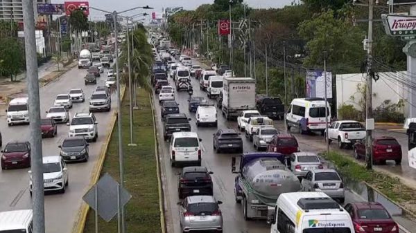 Regreso a clases dispara tráfico y movilidad en Cancún