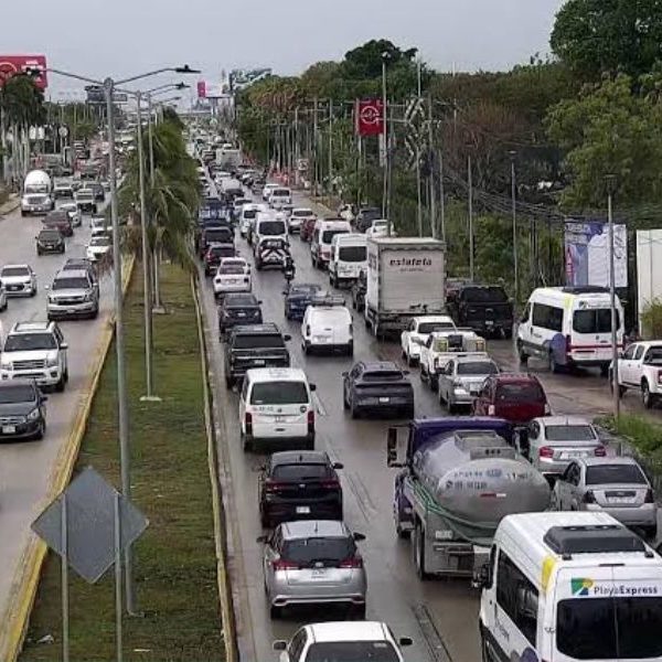 Regreso a clases dispara tráfico y movilidad en Cancún