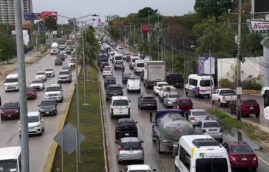 Regreso a clases dispara tráfico y movilidad en Cancún