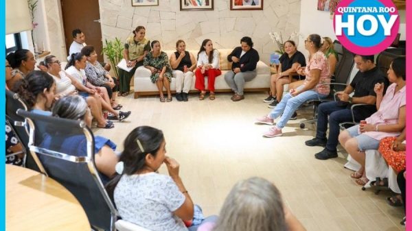 Ana Paty atiende personalmente peticiones ciudadanas en Cancún