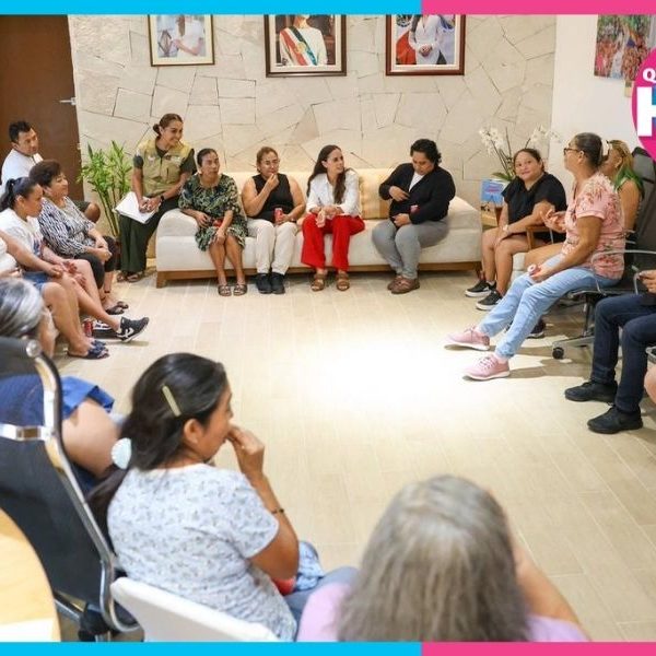Ana Paty atiende personalmente peticiones ciudadanas en Cancún